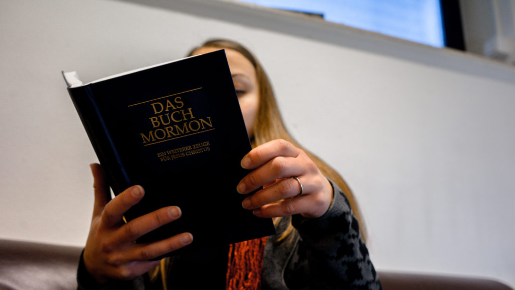 das Buch Mormon in Duisburg