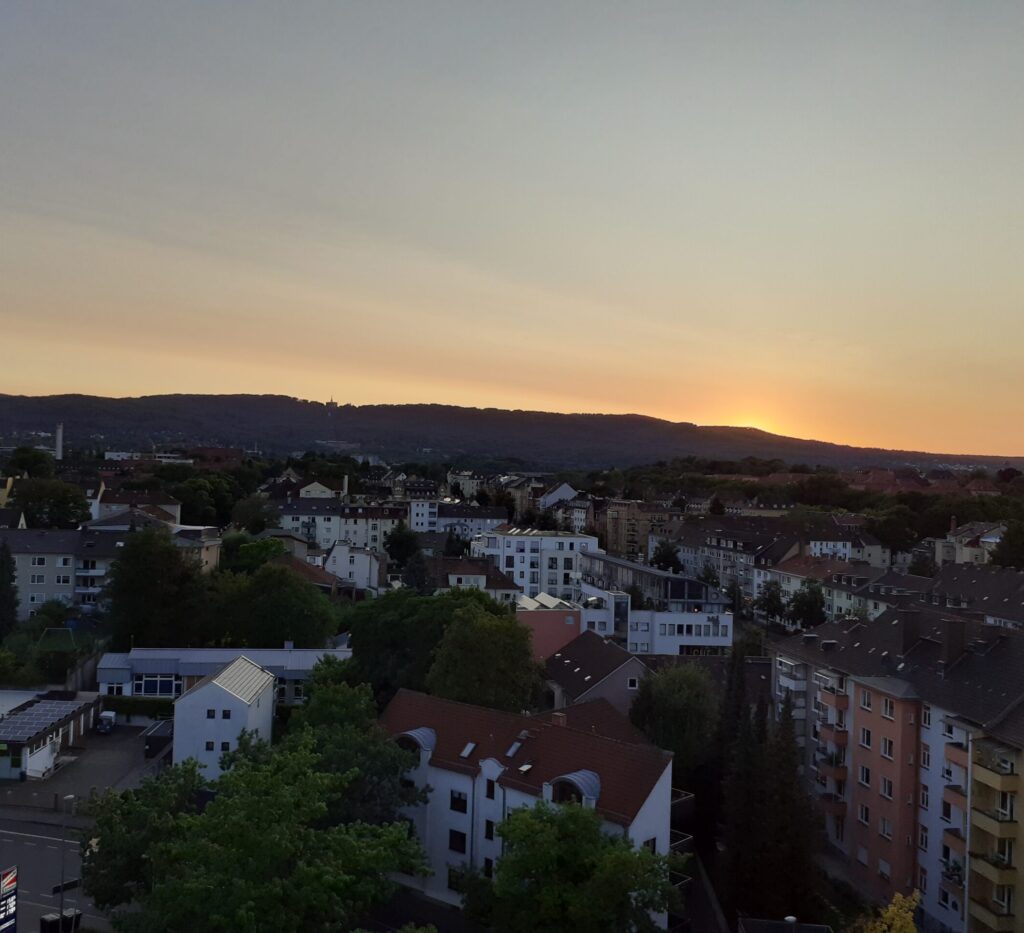 Wie Erkenntnis und Glaube zusammenwachsen: Eine Reise zum tieferen Verständnis 1 20240724 205452 scaled e1726410589894